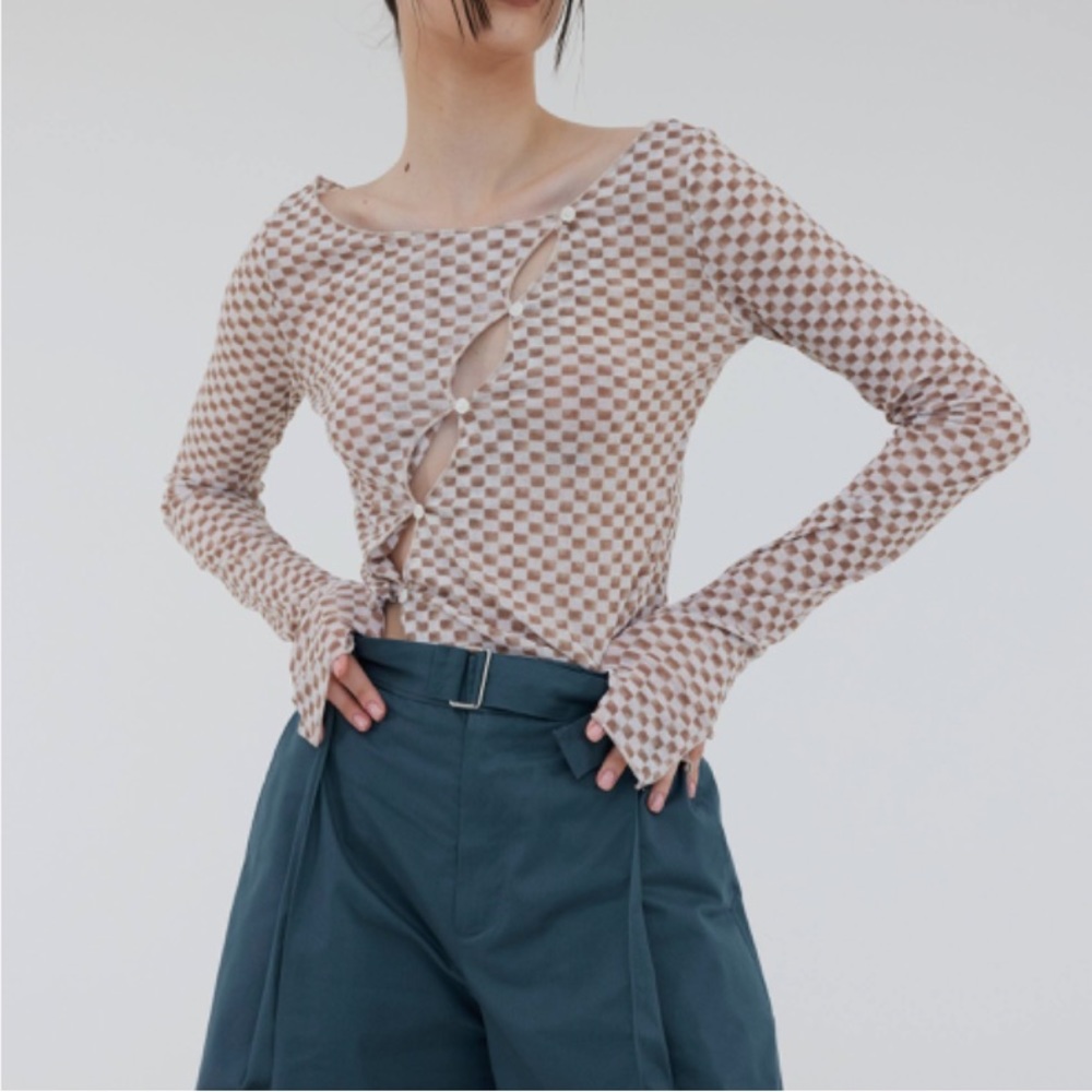 Source Unknown Diagonal Button up